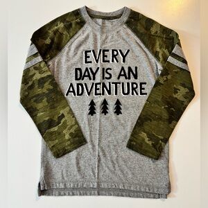 Sonoma Boys Camouflage & Gray Long Sleeve Graphic T Shirt Size 7 Great Condition
